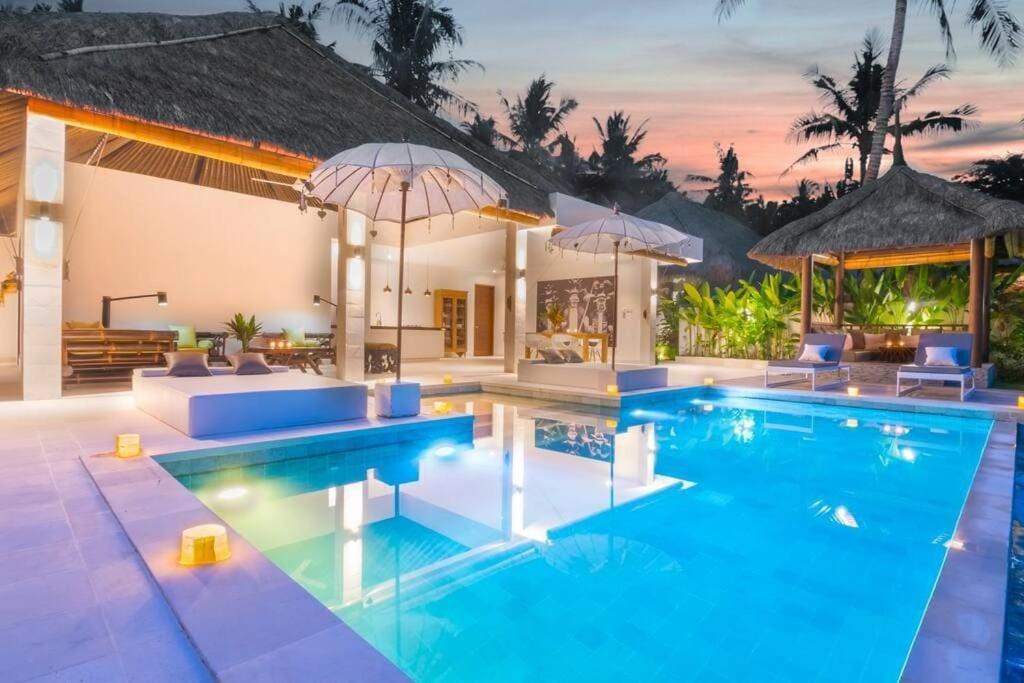 Villa Hidden Pearl, With Private Cook And Pool 까랑아섬 외부 사진